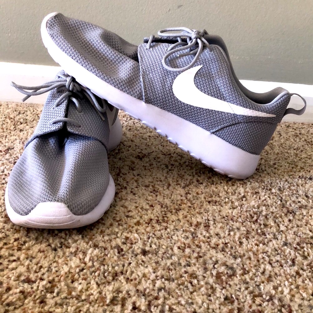 NIKE - Running Walking Shoes - Grey/white. Men’s size 11.5
